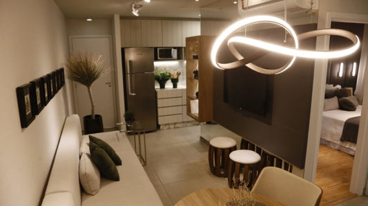 おしゃれな部屋づくりの参考になる、照明と家具を合わせた海外風インテリア